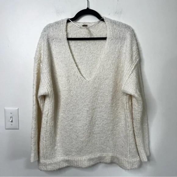 Slouchy Cream Boucle Sweater - Picture 2 of 4